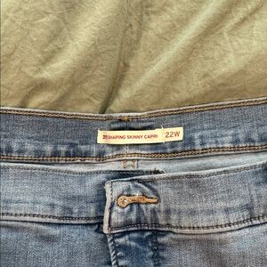 Levi's Blue Denim Capri Jeans